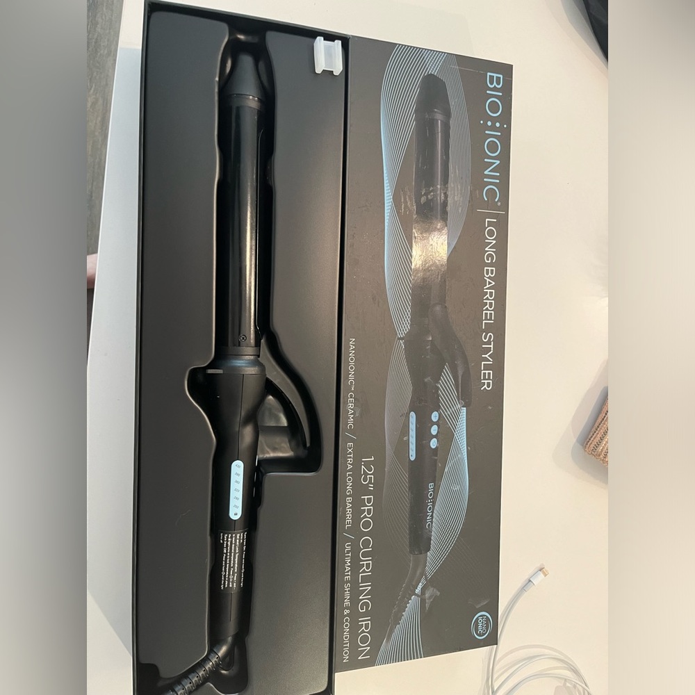 Bio Ionic 1.25” long barrel curling iron